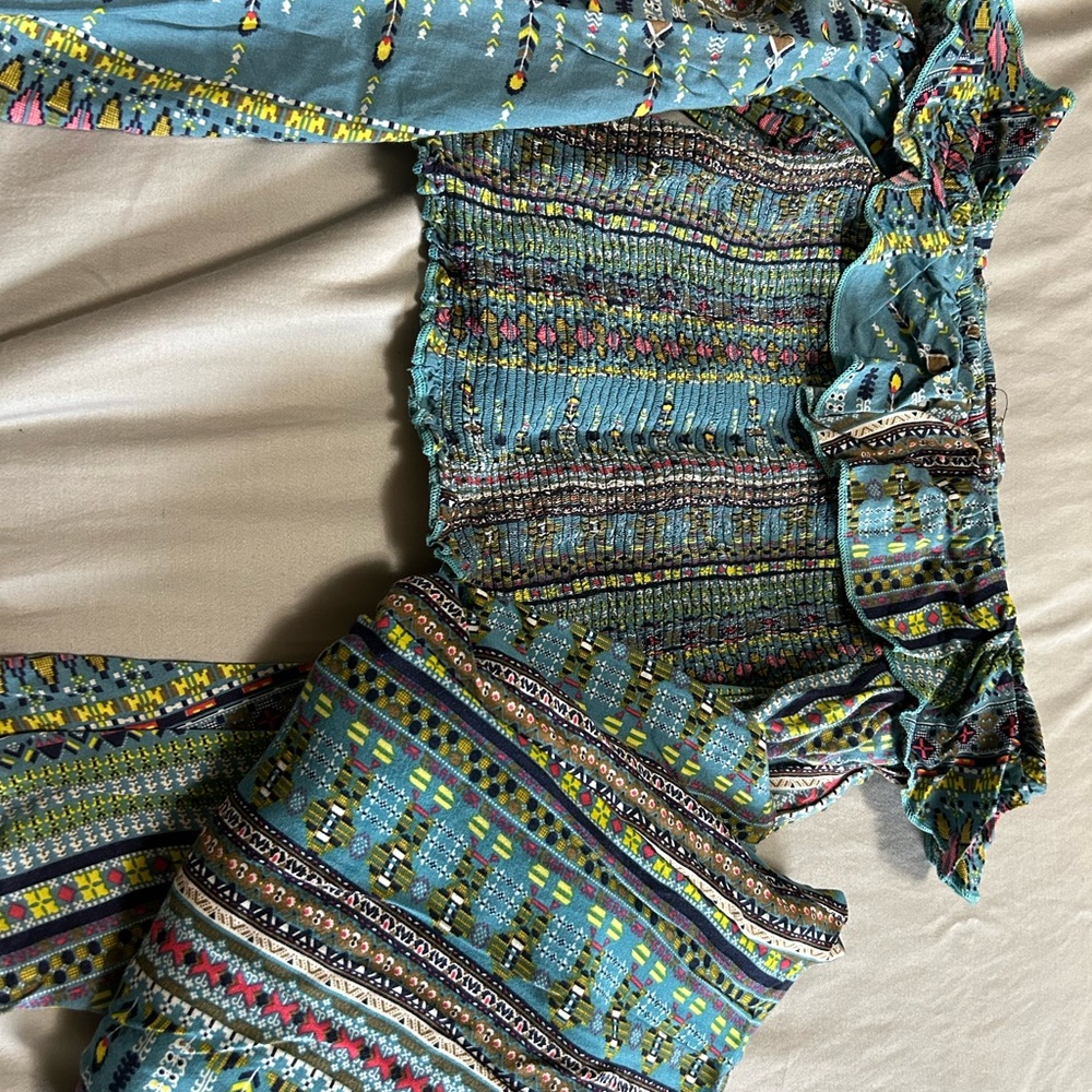 TWO-PIECE SET